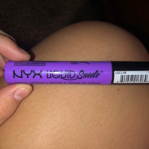 Purple liquid matte lipstick - Picture 1 of 1